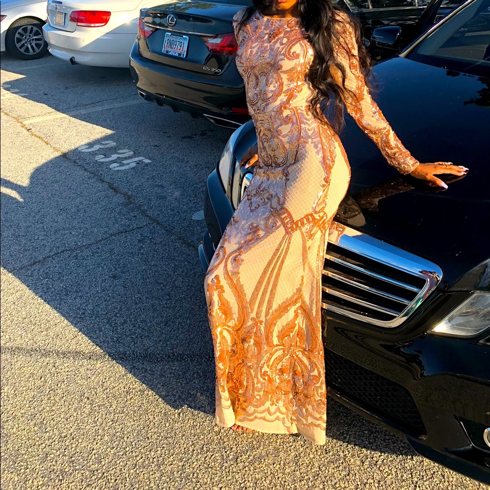 Shopping for Prom? Homecoming ?Special night? Check out this beautiful gown.